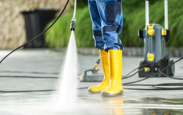 Best Concrete Pressure Washing  in Little Chute, WI